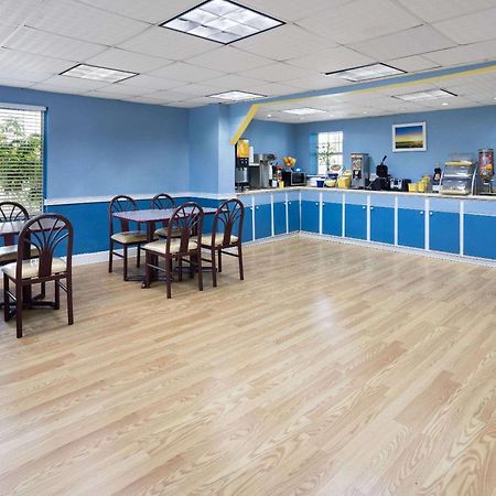 Days Inn By Wyndham Waycross Ngoại thất bức ảnh