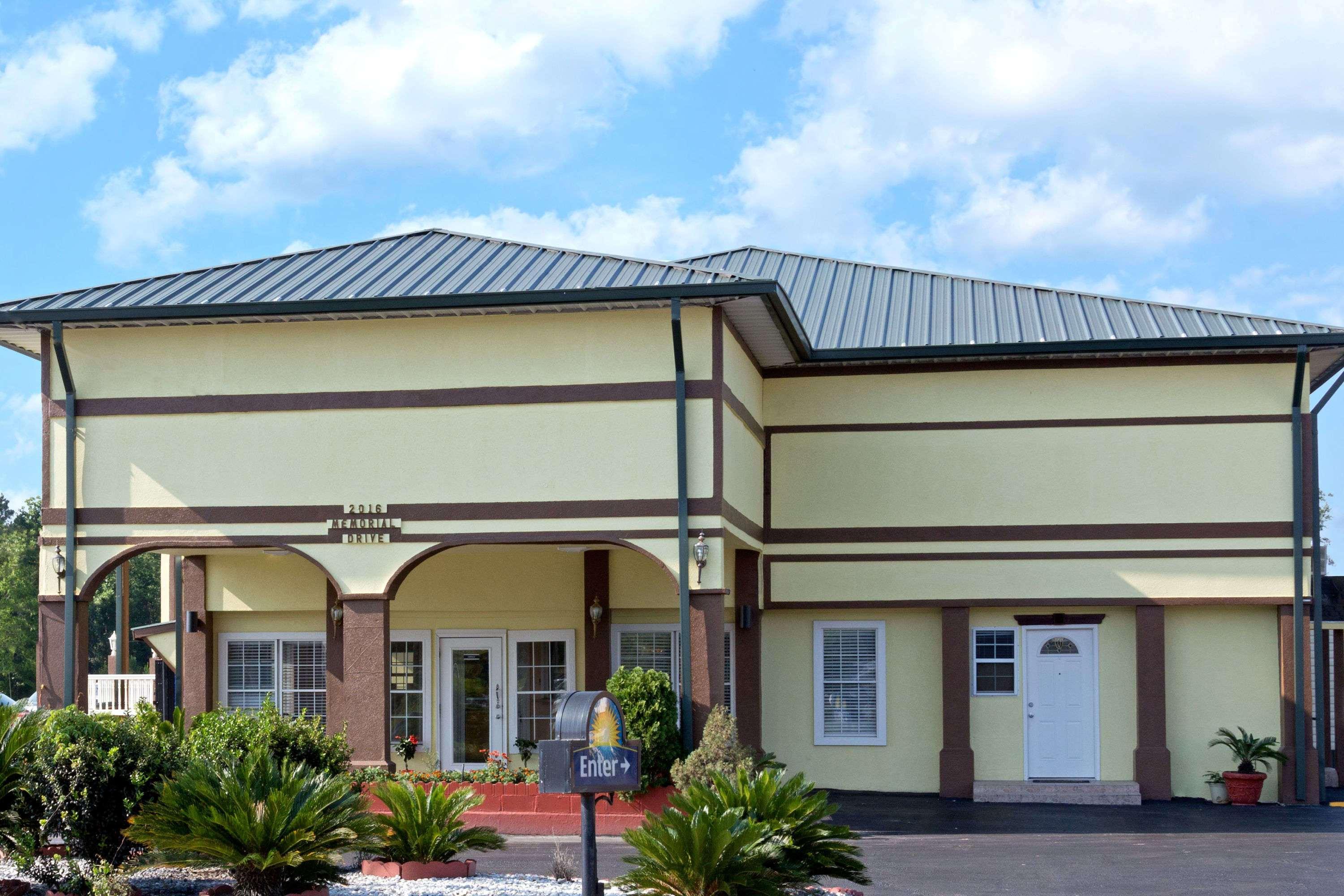 Days Inn By Wyndham Waycross Ngoại thất bức ảnh