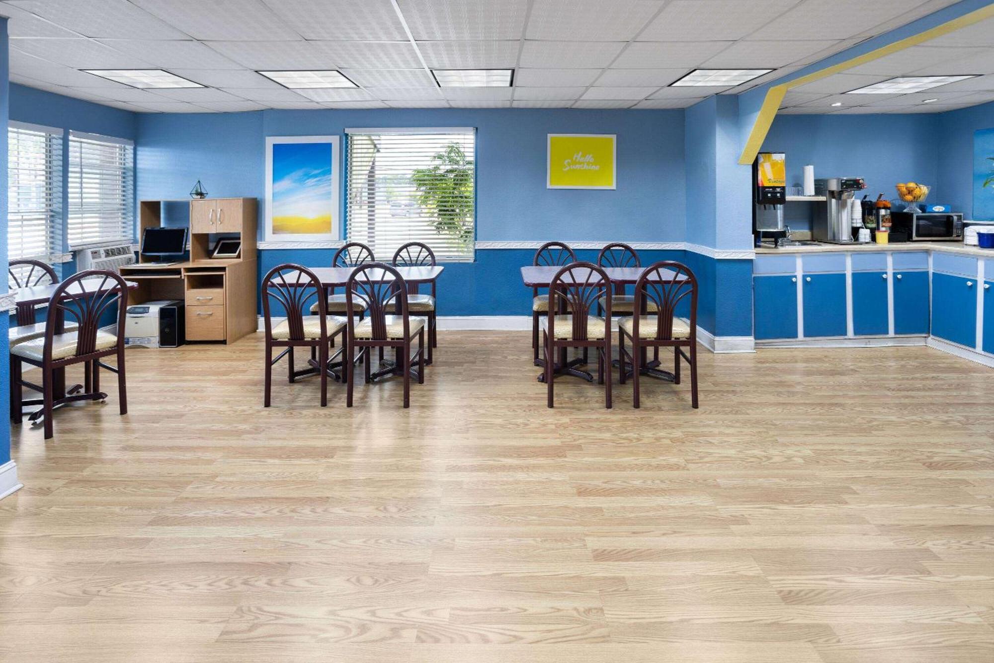Days Inn By Wyndham Waycross Ngoại thất bức ảnh