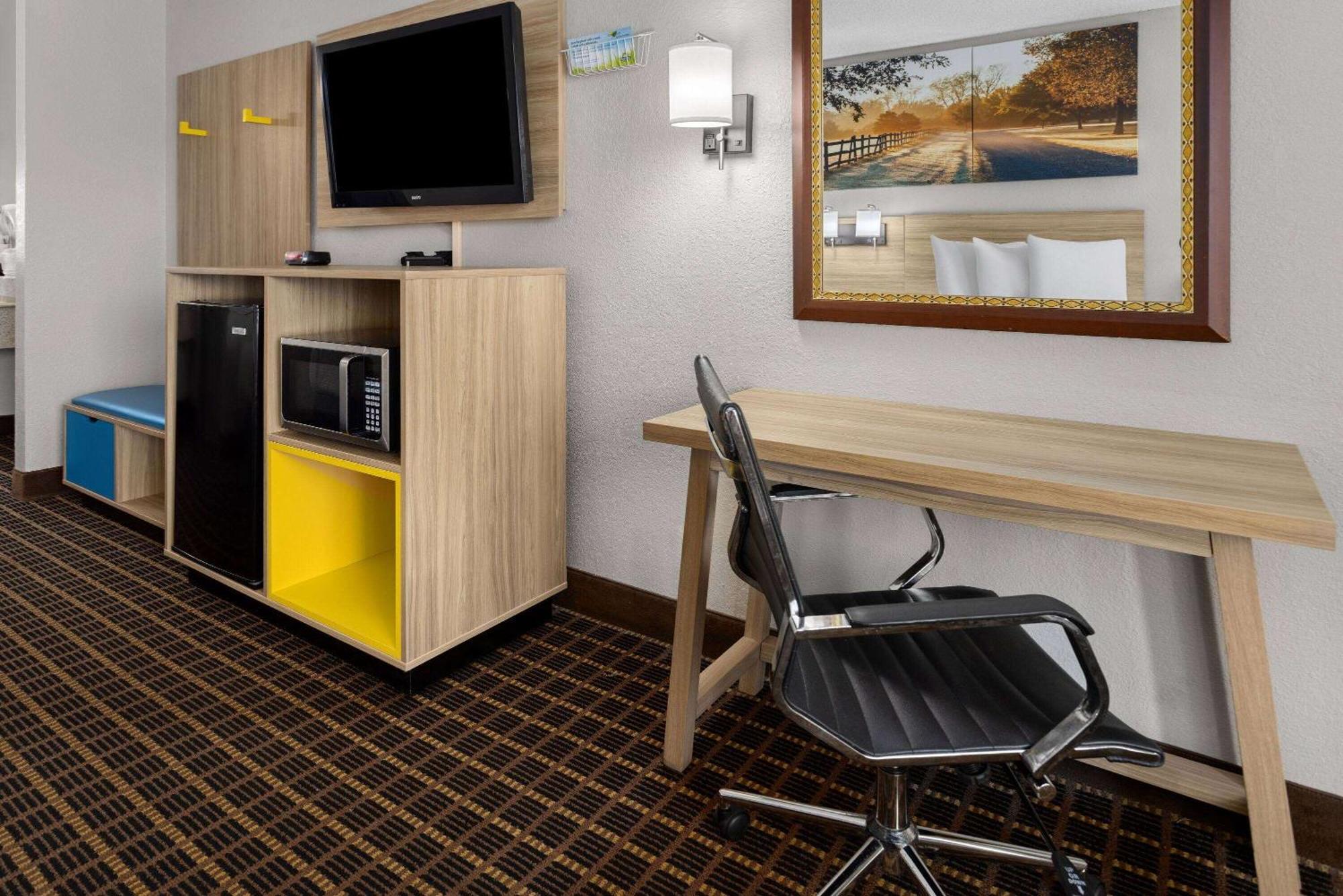 Days Inn By Wyndham Waycross Ngoại thất bức ảnh